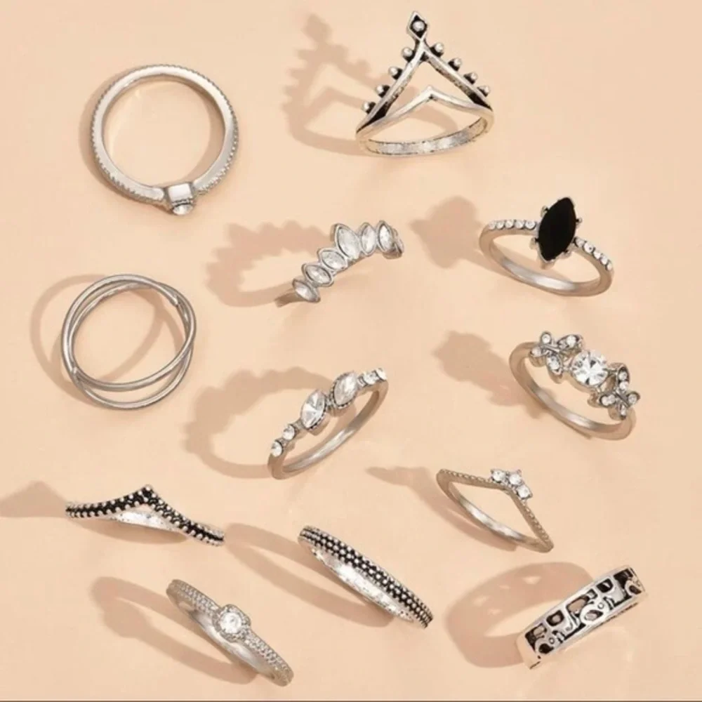 3/$30 🤍 Boho Ring Set